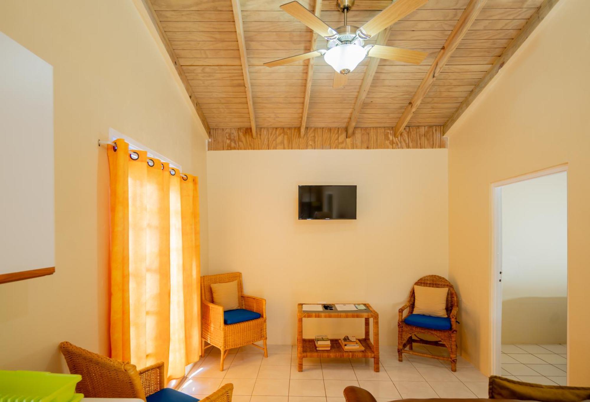 Beyond Sunset Resort & Villas Treasure Beach Exterior photo